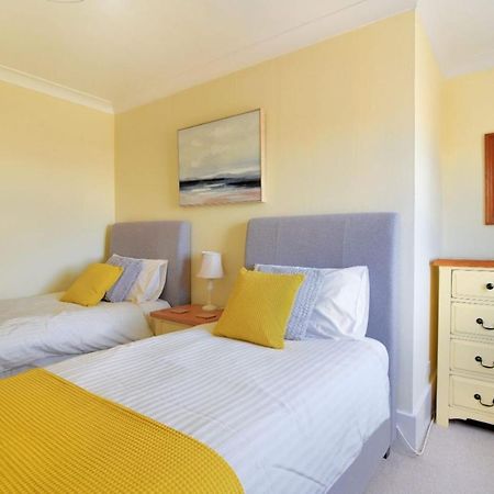 2 Cobb View Apartment Lyme Regis Bagian luar foto