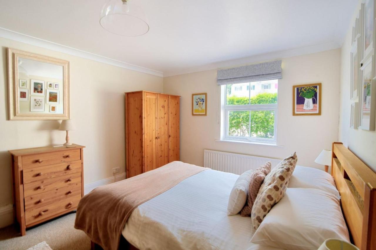 2 Cobb View Apartment Lyme Regis Bagian luar foto