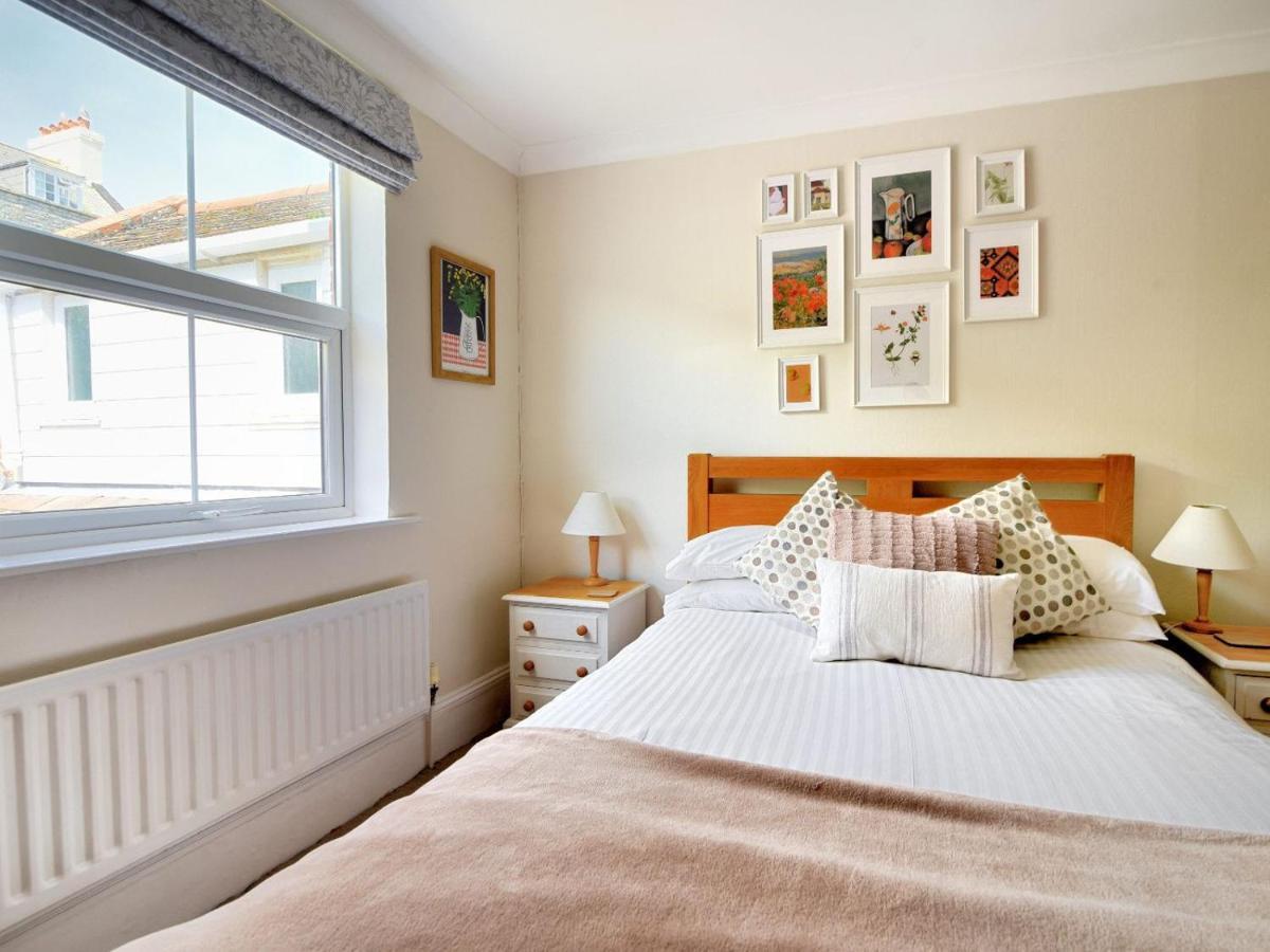 2 Cobb View Apartment Lyme Regis Bagian luar foto