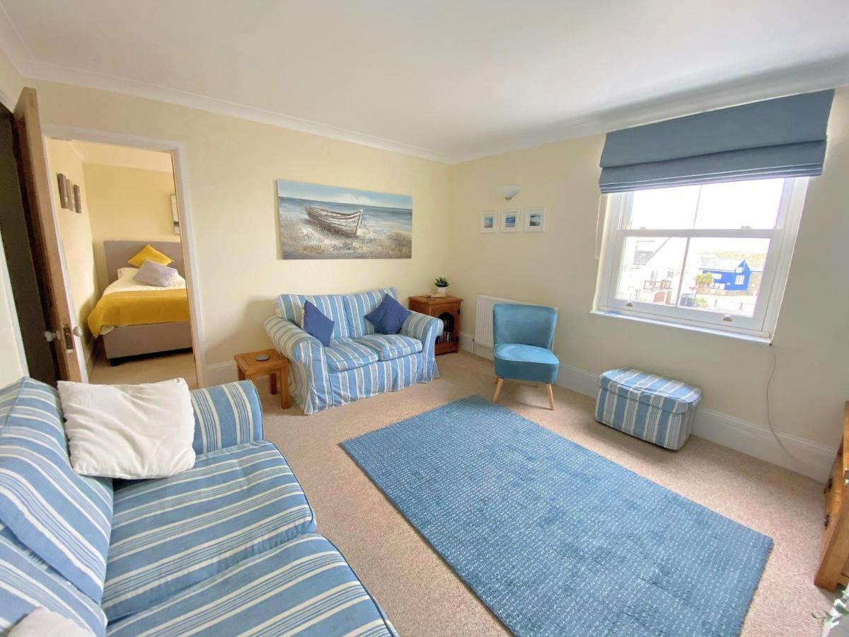 2 Cobb View Apartment Lyme Regis Bagian luar foto