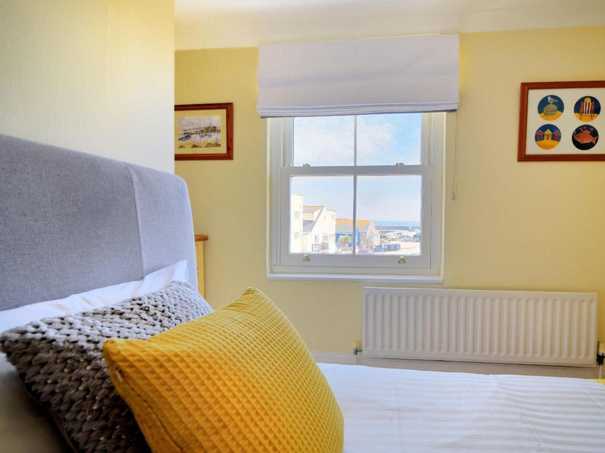 2 Cobb View Apartment Lyme Regis Bagian luar foto