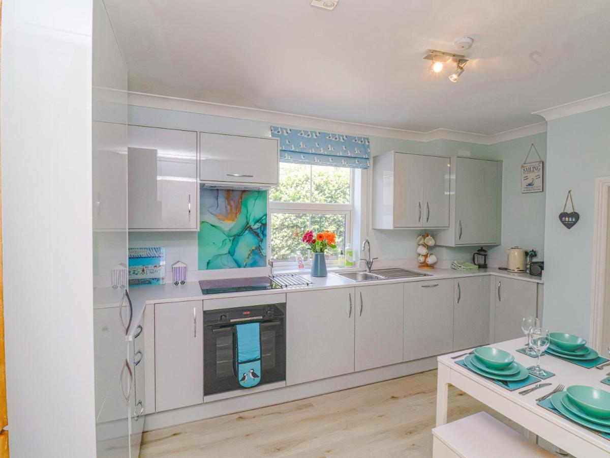 2 Cobb View Apartment Lyme Regis Bagian luar foto