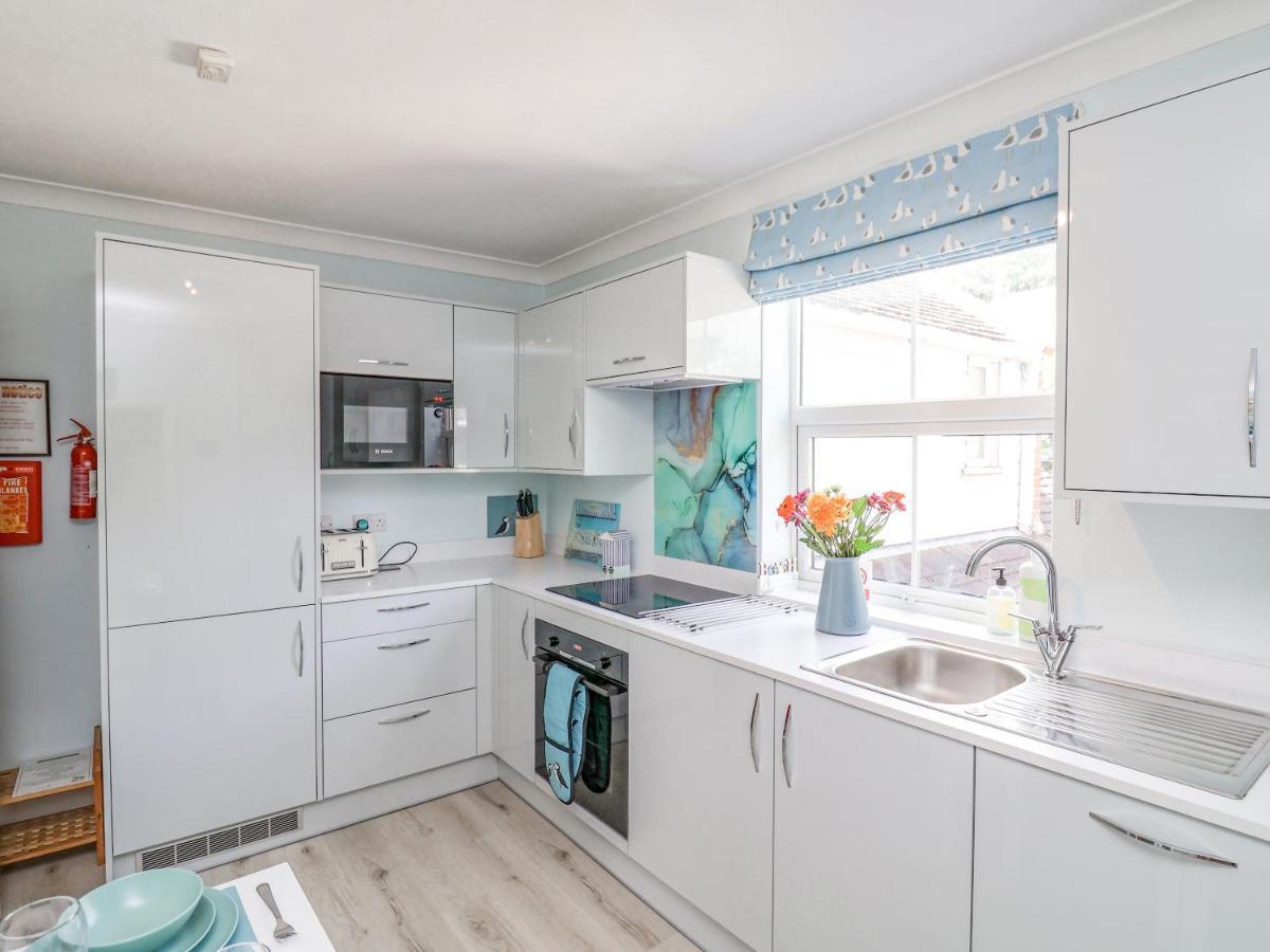 2 Cobb View Apartment Lyme Regis Bagian luar foto